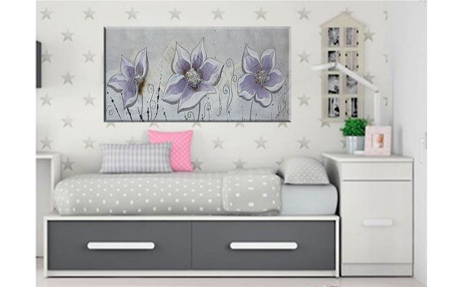 Flores decorada en violeta